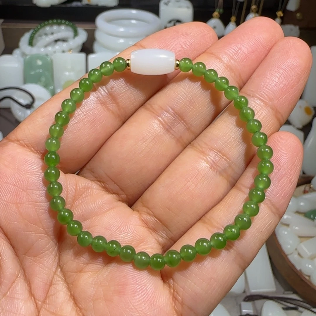 颈饰未镶嵌和田玉（碧玉）