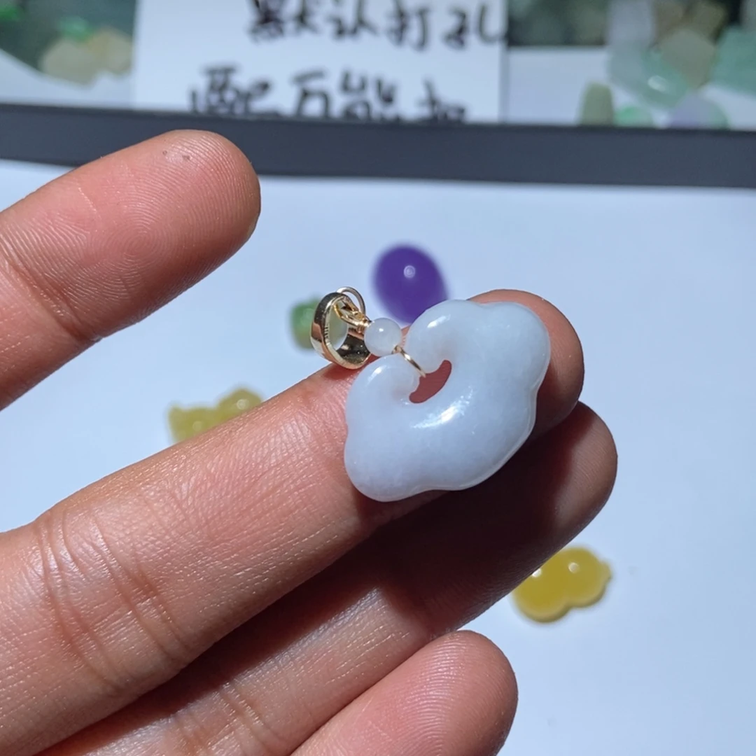 翡翠未镶嵌颈饰吊坠