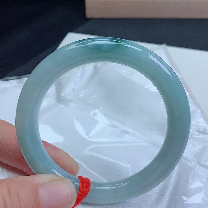 翡翠手镯未镶嵌57圈口