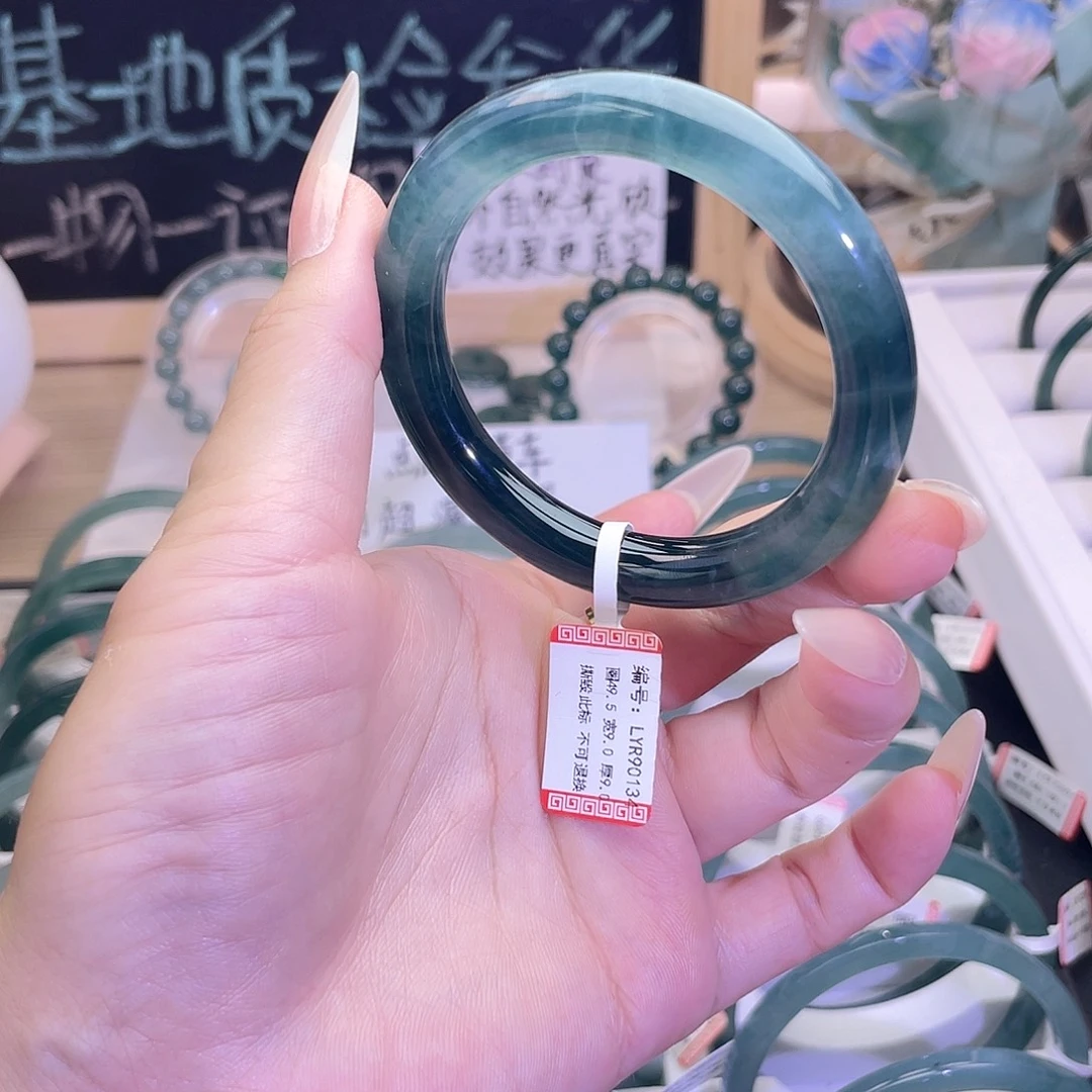 我***子翡翠未镶嵌手镯48-50圈