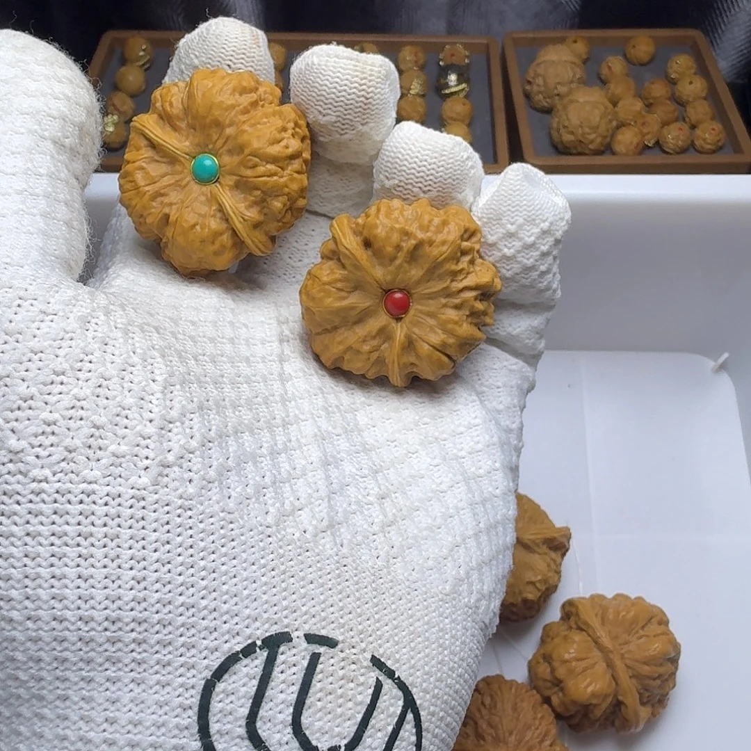 猴头核桃吊坠镶嵌蛤蟆