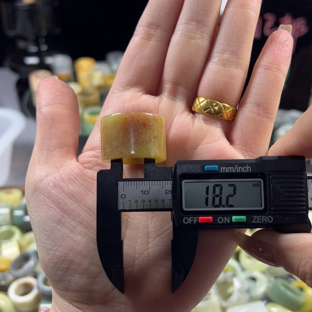 蛇纹石玉未镶嵌戒指