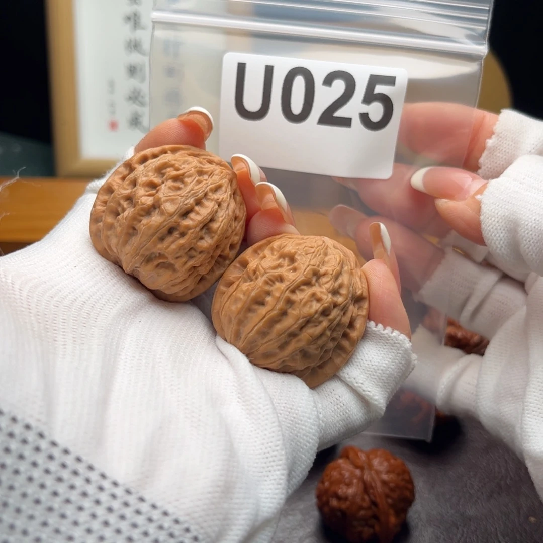 文玩核桃把件?****35异性云雾山u025