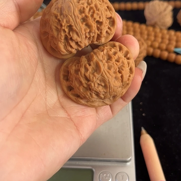 把件文玩核桃46左右微微瑕宫灯，编号004