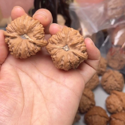 松****吊坠文玩核桃凹底