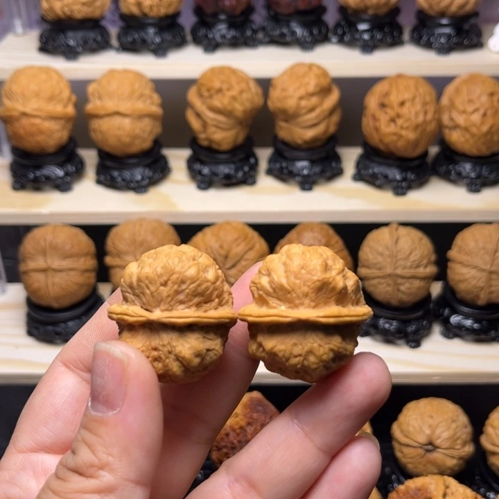 文玩核桃吊坠44w龙鳞舍利