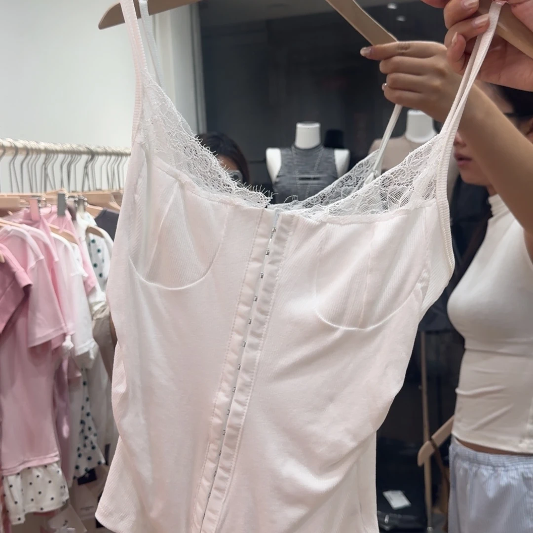 棉蕾丝拼接背心辣妹