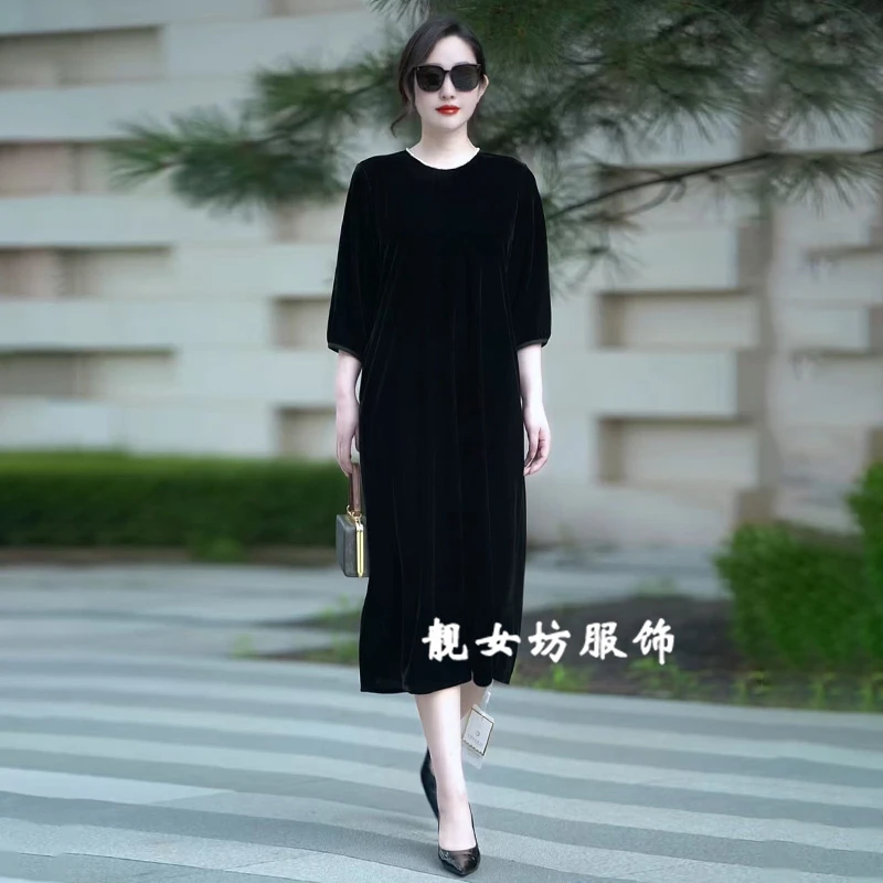 高级感轻奢宽松显瘦黑色丝绒裙2025春秋新款金丝绒大码连衣裙