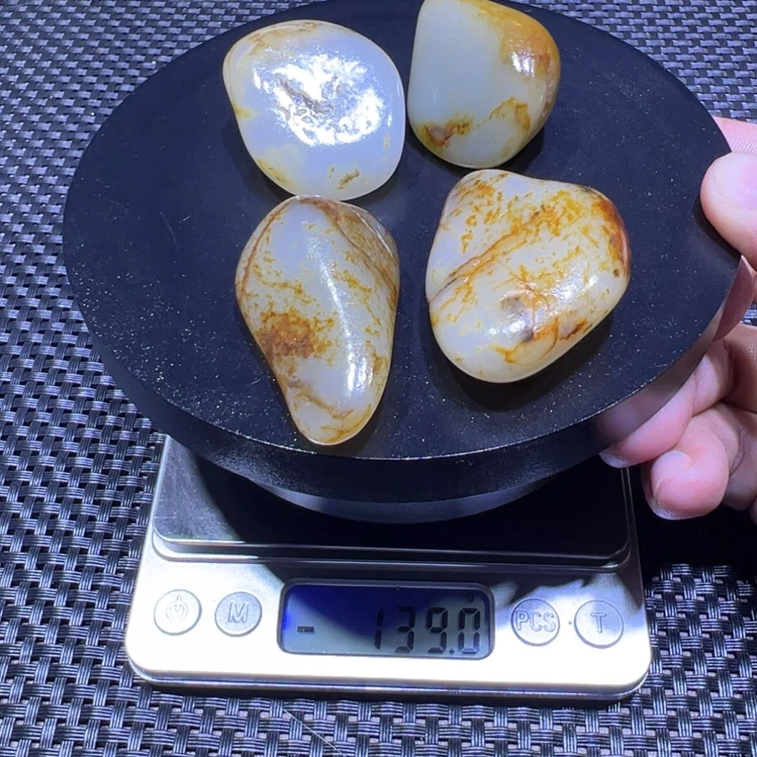 吊坠(不含链)未镶嵌和田玉（子料）128