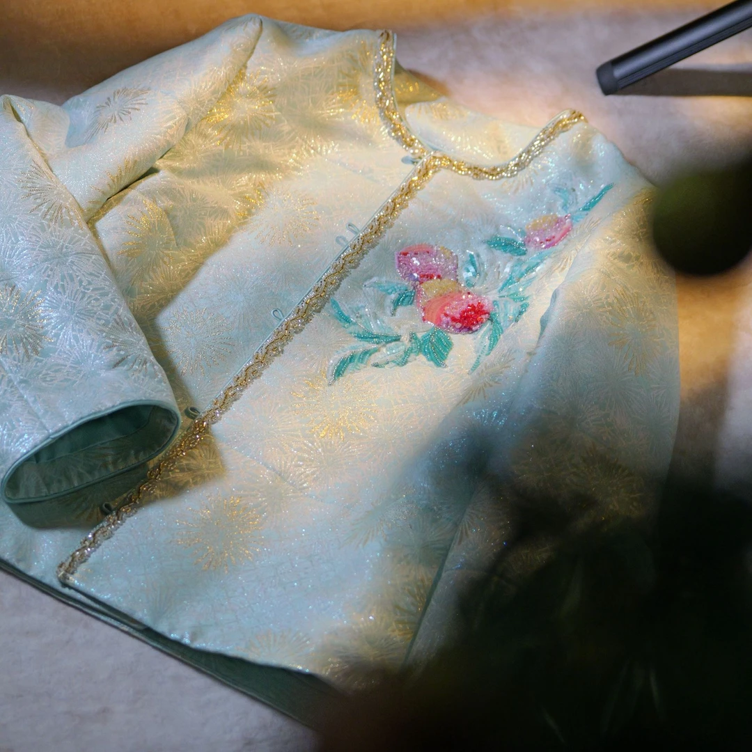 【锦说欢喜】'烟华桃子'李德喜正品浮光锦高定法绣款鹅绒服85212