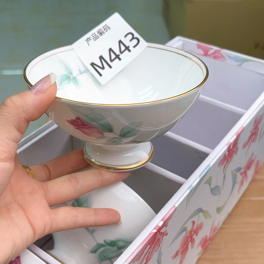 妞***妈哦的哦哦里咯哦哦