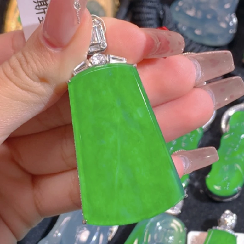 天然翡翠A货吊坠