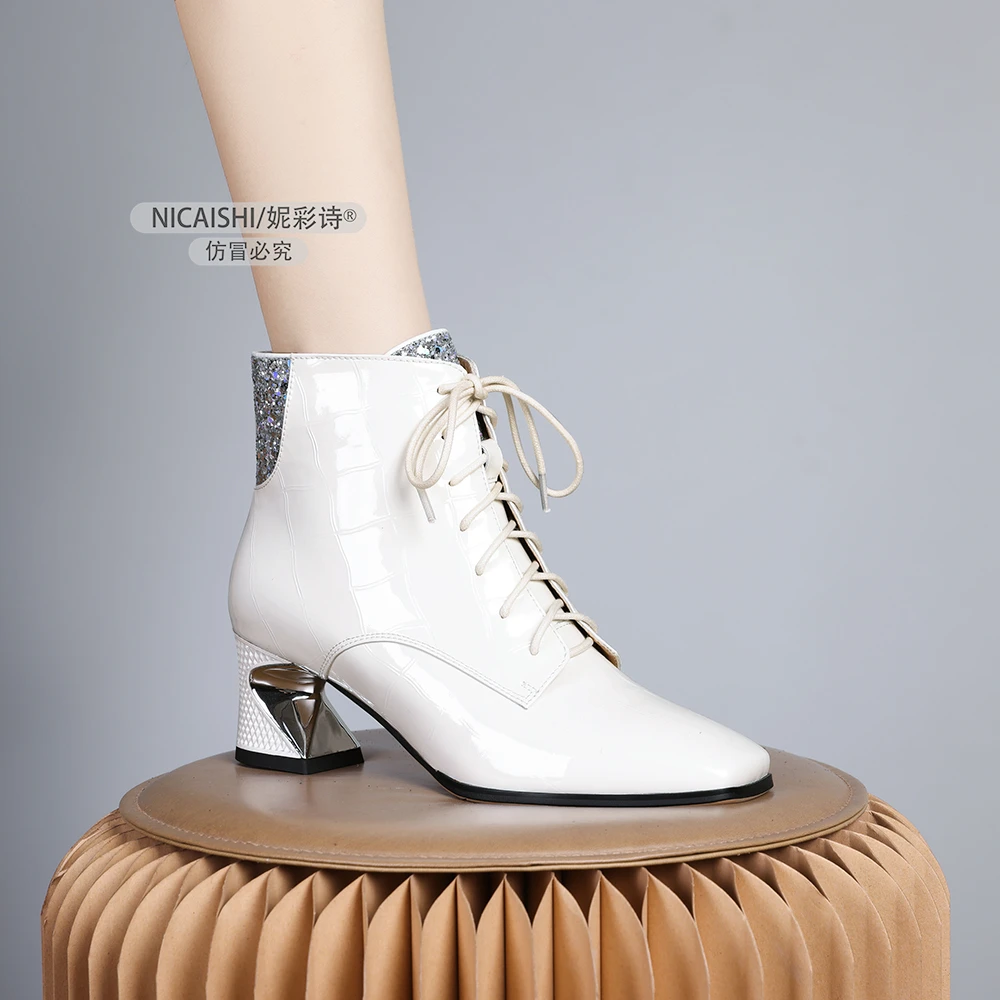 2024新款法式加绒白色系带粗跟短靴时尚显瘦气质简约时尚裸靴0553