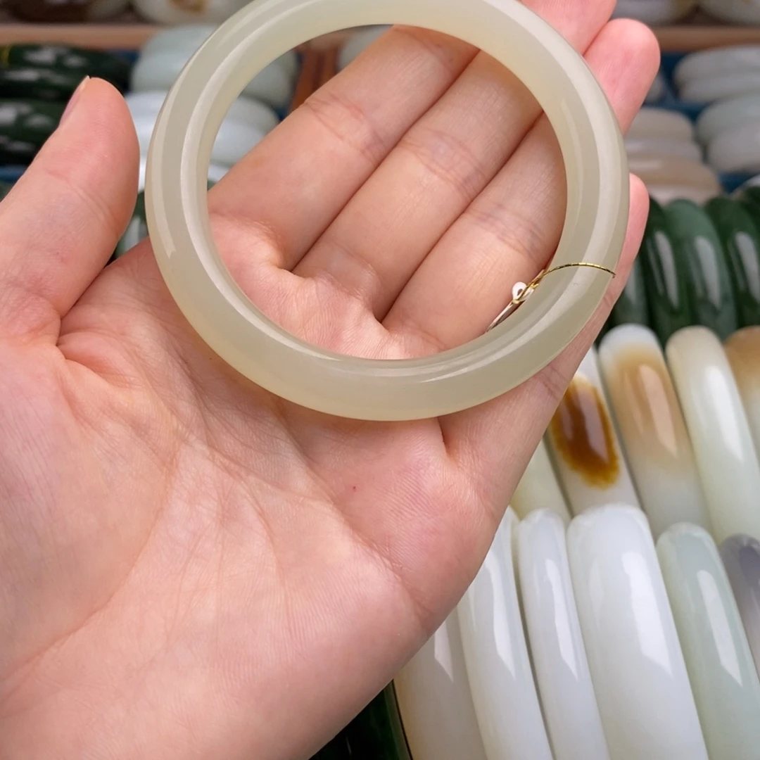 和田玉（碧玉）手镯未镶嵌