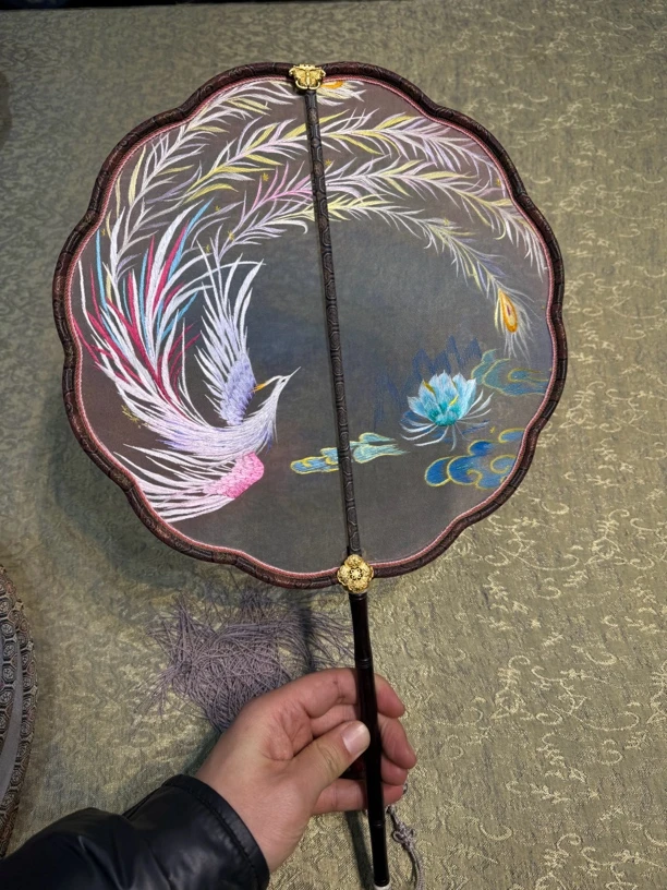 手工刺绣古凤飞天手工扇子28公分宋锦装裱扇子