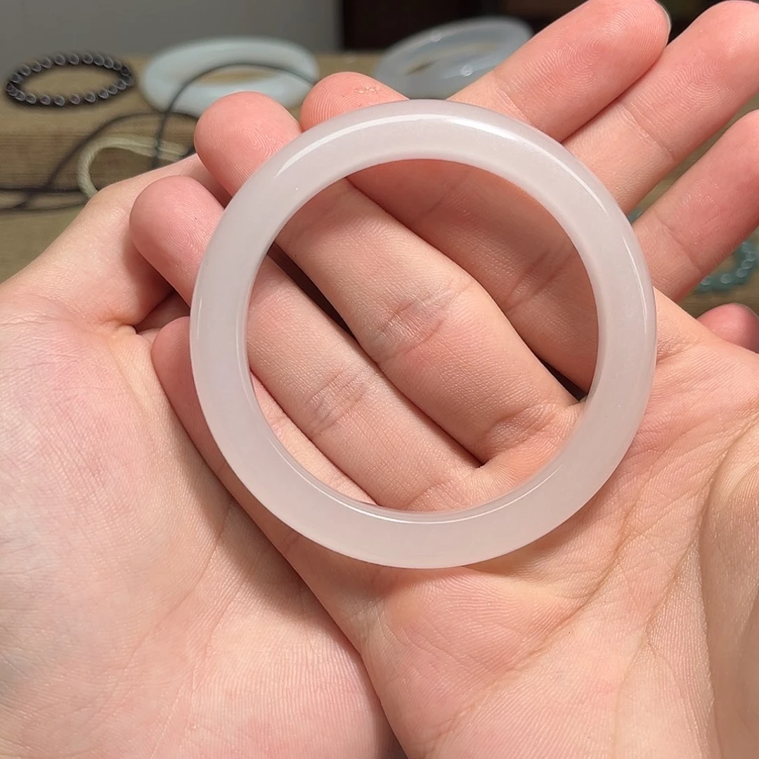 石英质玉手镯未镶嵌番***椒