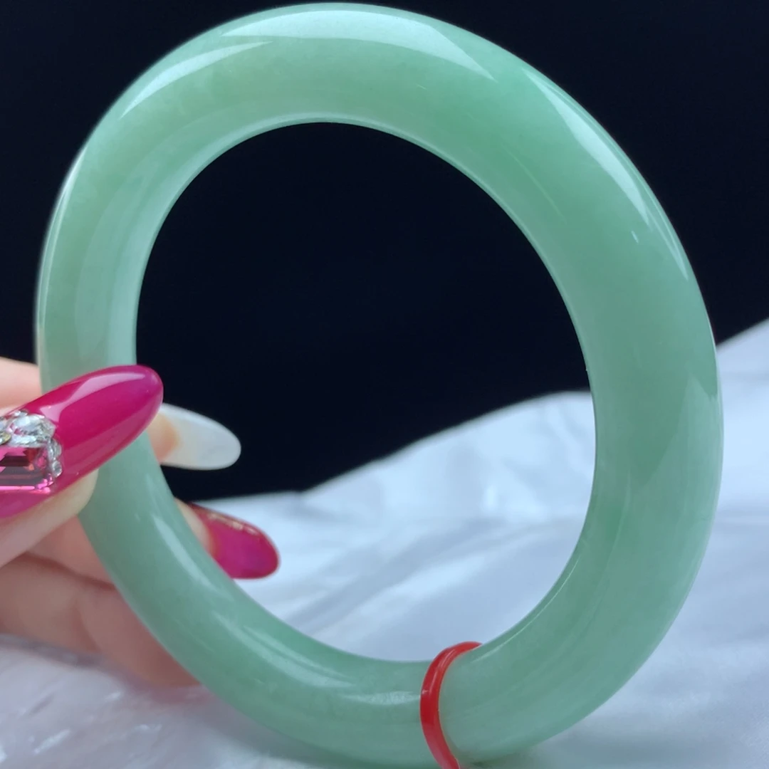 未镶嵌手镯（圆镯）翡翠23079，