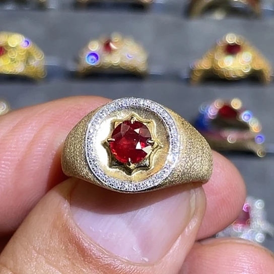 18K金镶嵌戒指红宝石0.72ct无烧