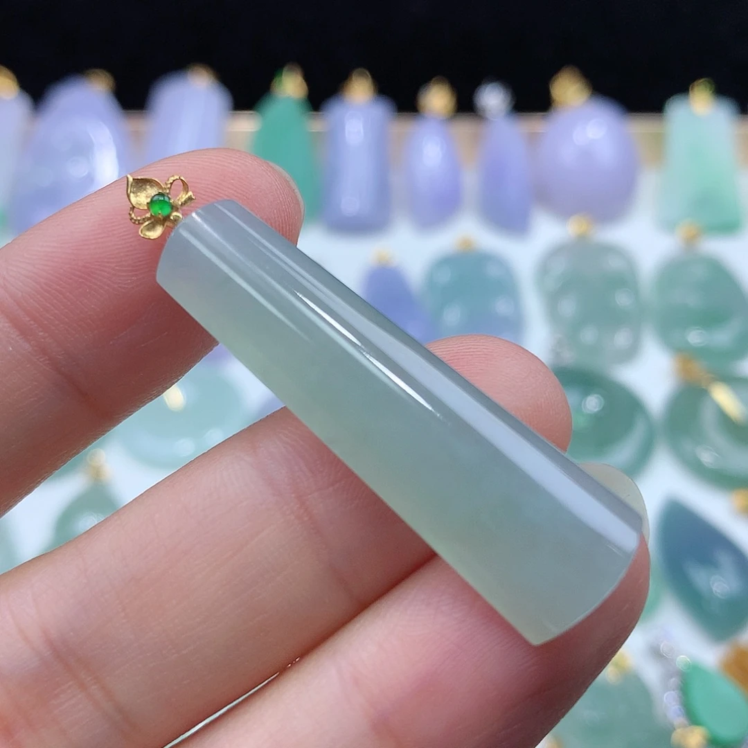 颈饰18K金镶嵌翡翠翡翠