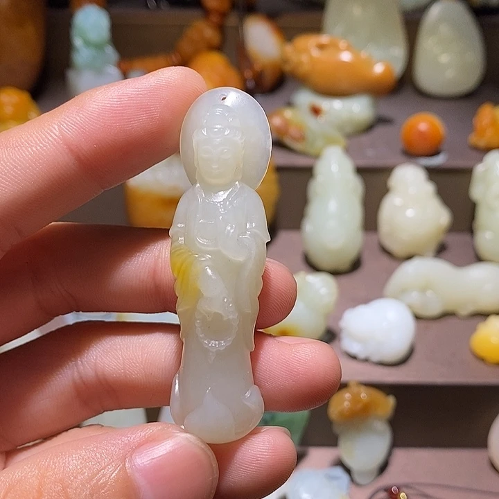 雨***曦和田玉未镶嵌车挂