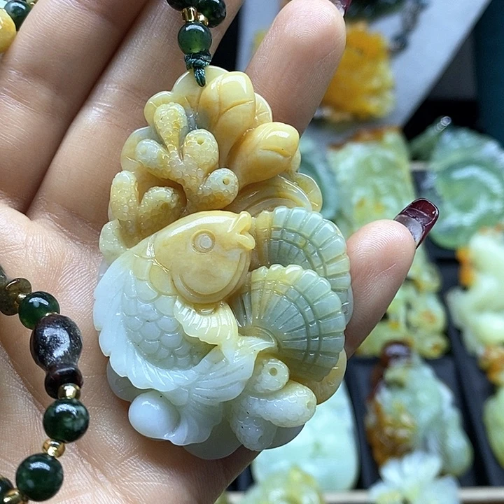 蛇纹石玉挂件未镶嵌