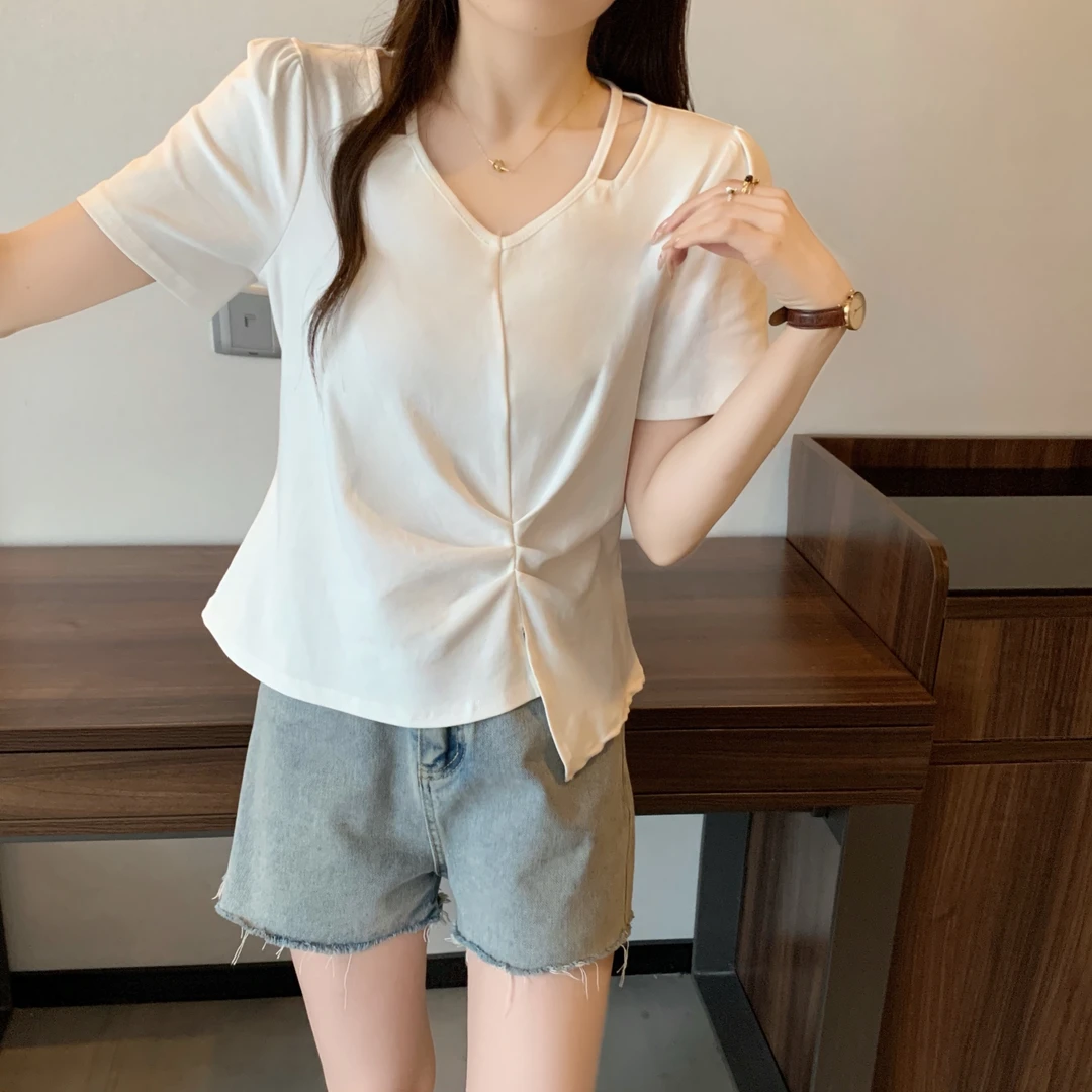 2025夏装新款胖mm大码女不规则正肩短袖T恤设计感镂空V领上衣