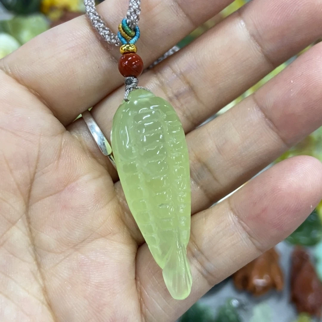 未镶嵌蛇纹石玉挂件