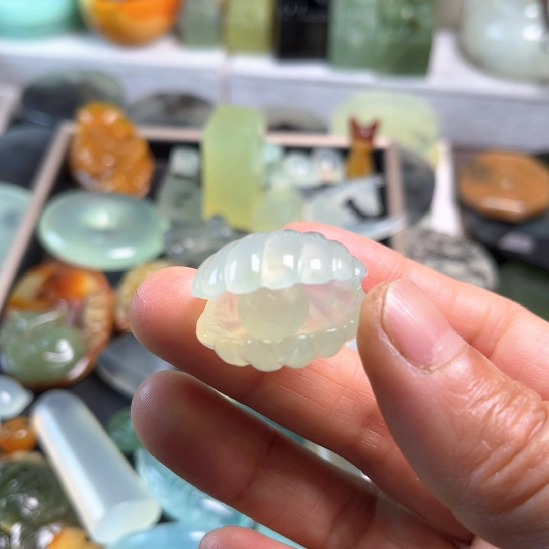 蛇纹石玉未镶嵌挂件