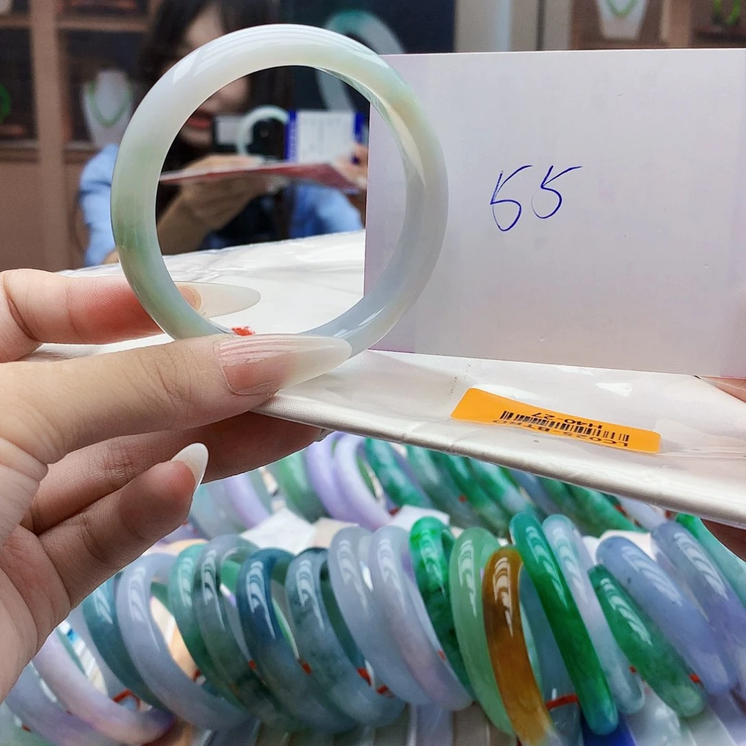 翡翠手镯未镶嵌5