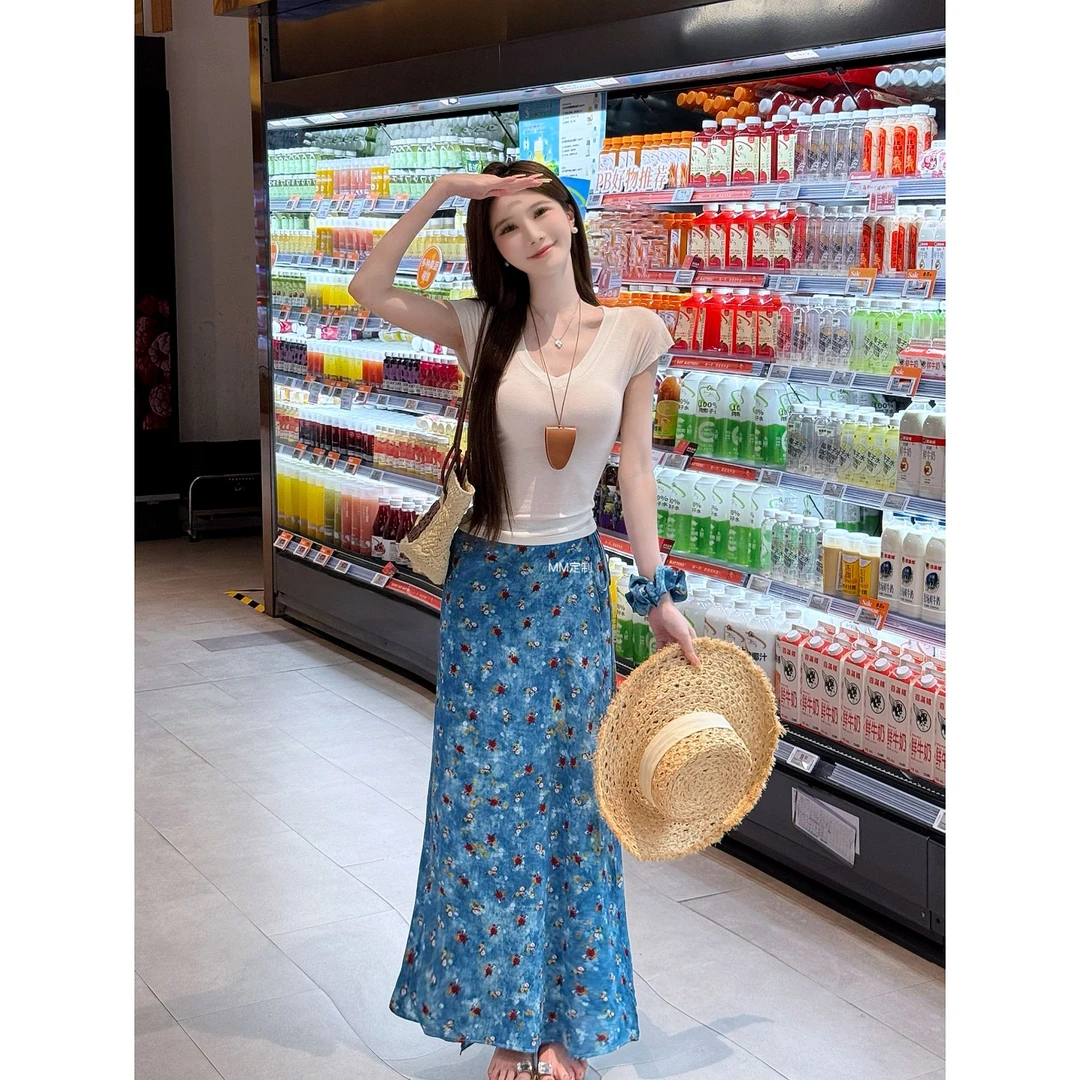 【西西里岛】泰兰德少女V领白色T恤蓝色碎花油画一片裙两件套A392