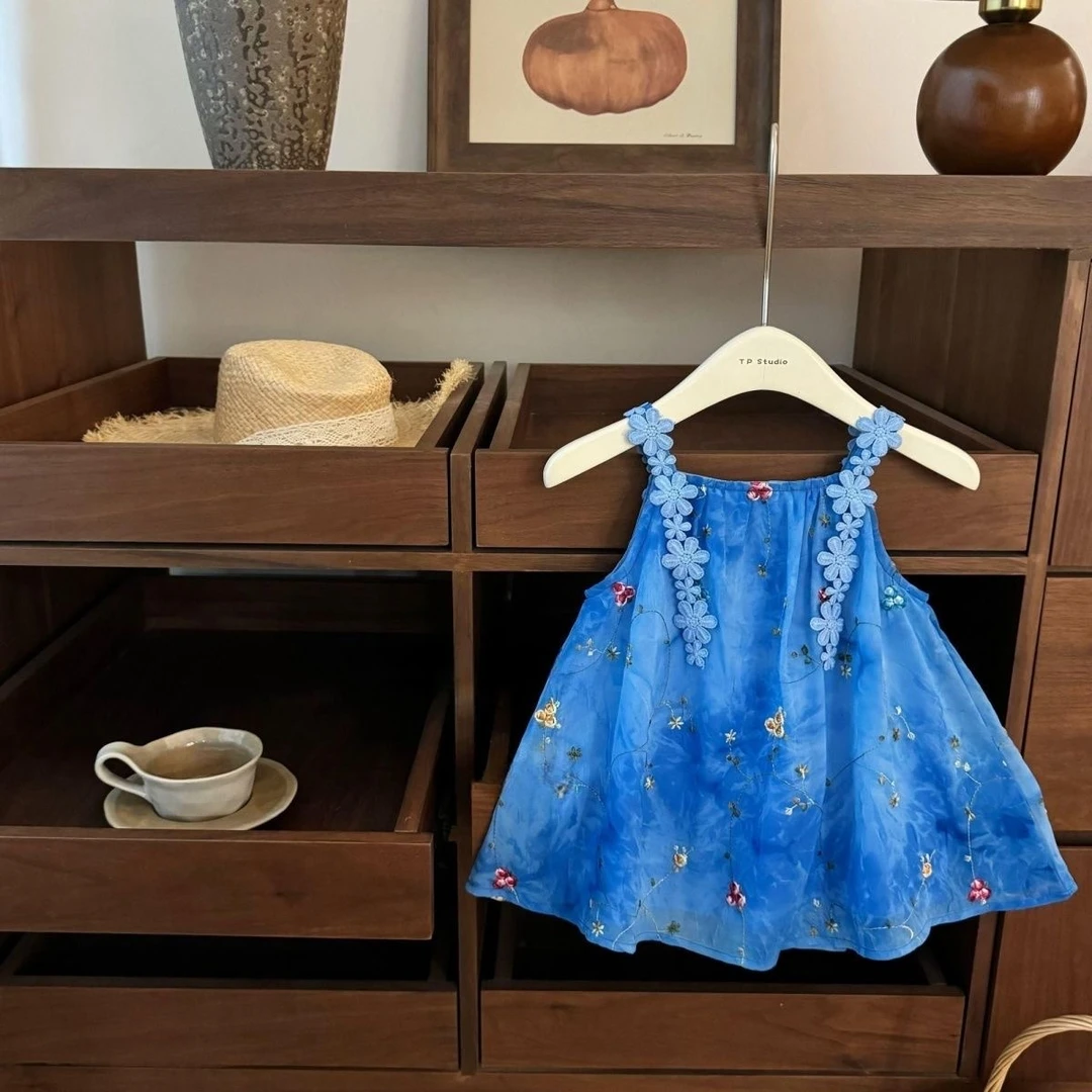 马略卡假日!女童蔚蓝色度假风吊带连衣裙2025小女孩洋气刺绣裙子