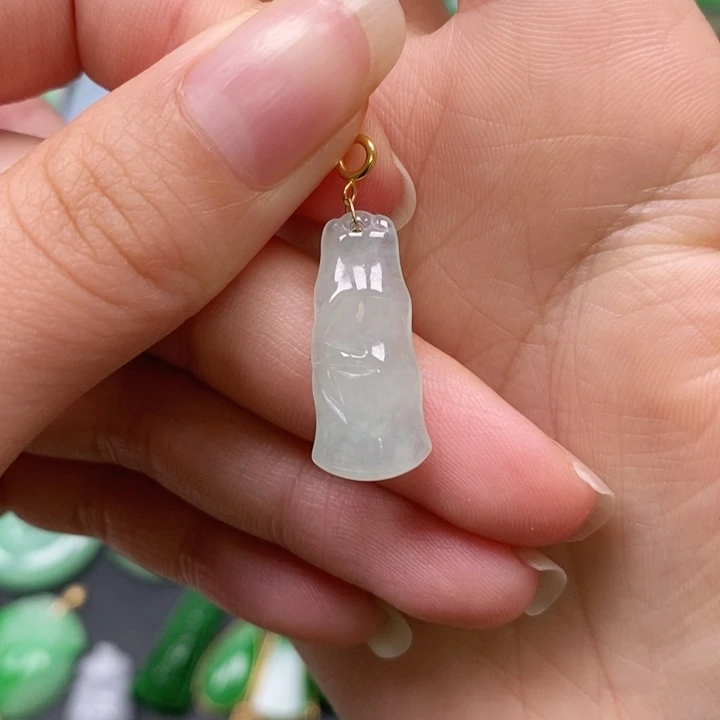 翡翠未镶嵌颈饰吊坠