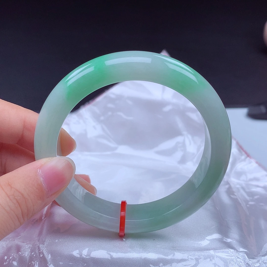 翡翠手镯未镶嵌手镯001939