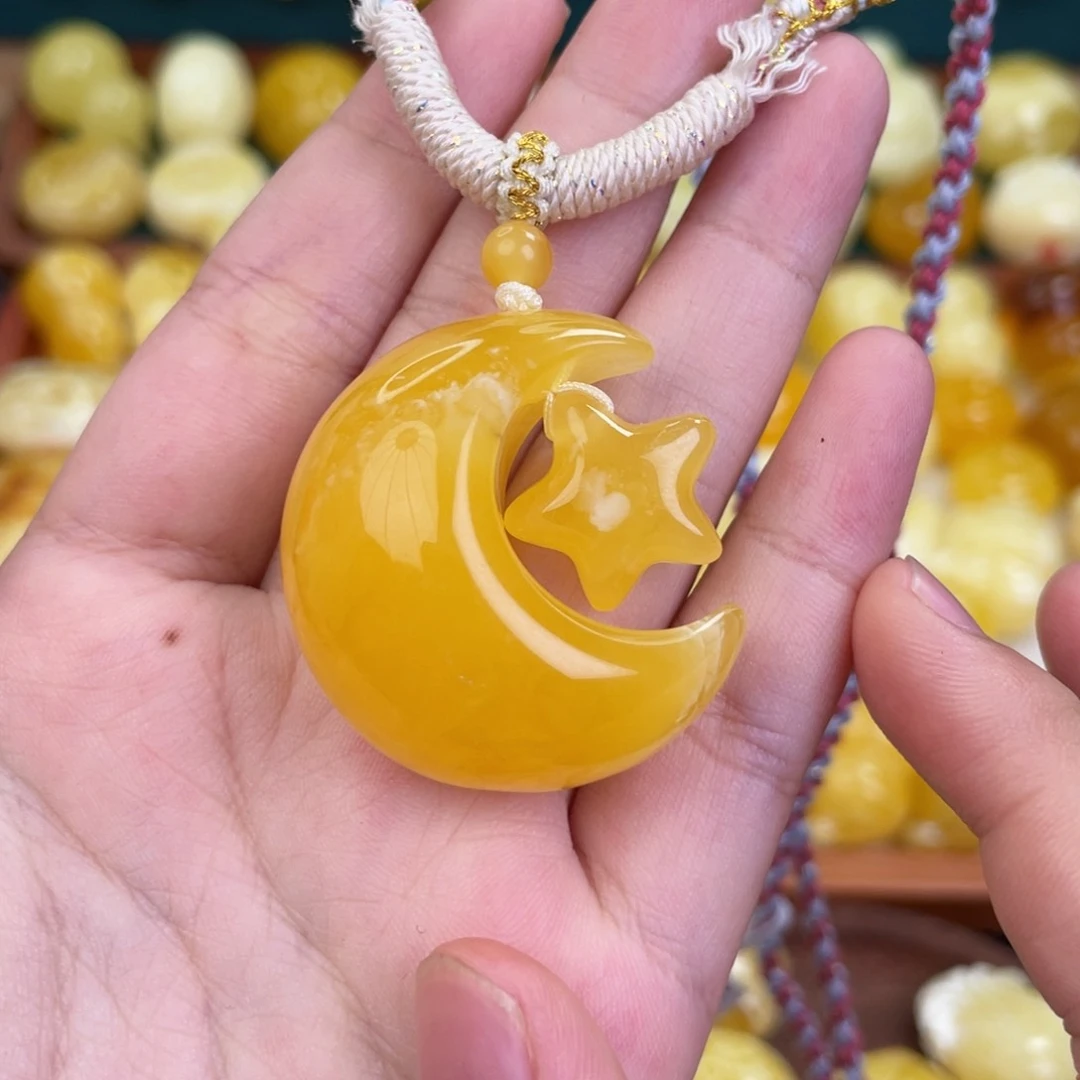 未镶嵌吊坠(赠链)蜜蜡