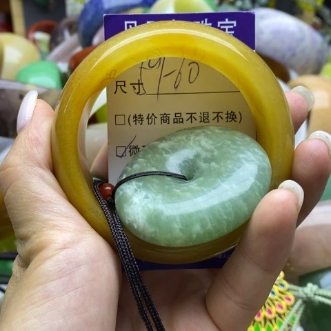 未镶嵌手镯石英质玉