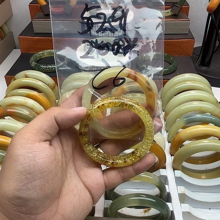 蛇纹石玉合金手镯草**?
