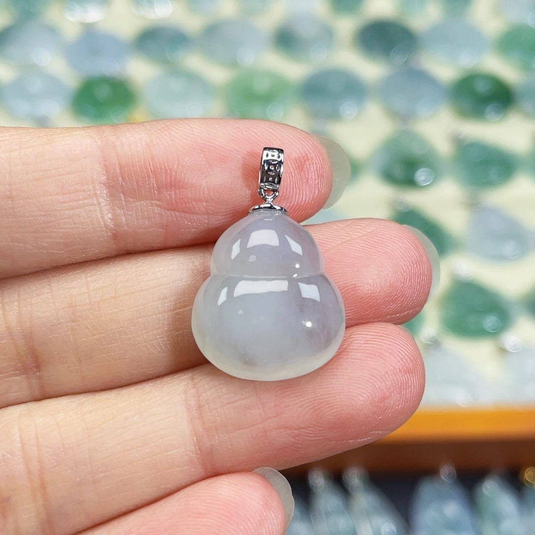 翡翠颈饰18K金镶嵌吊坠