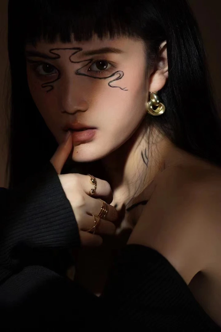 17（全新未拆封）轻奢时尚高级经典潮流百搭单肩斜跨女士包包