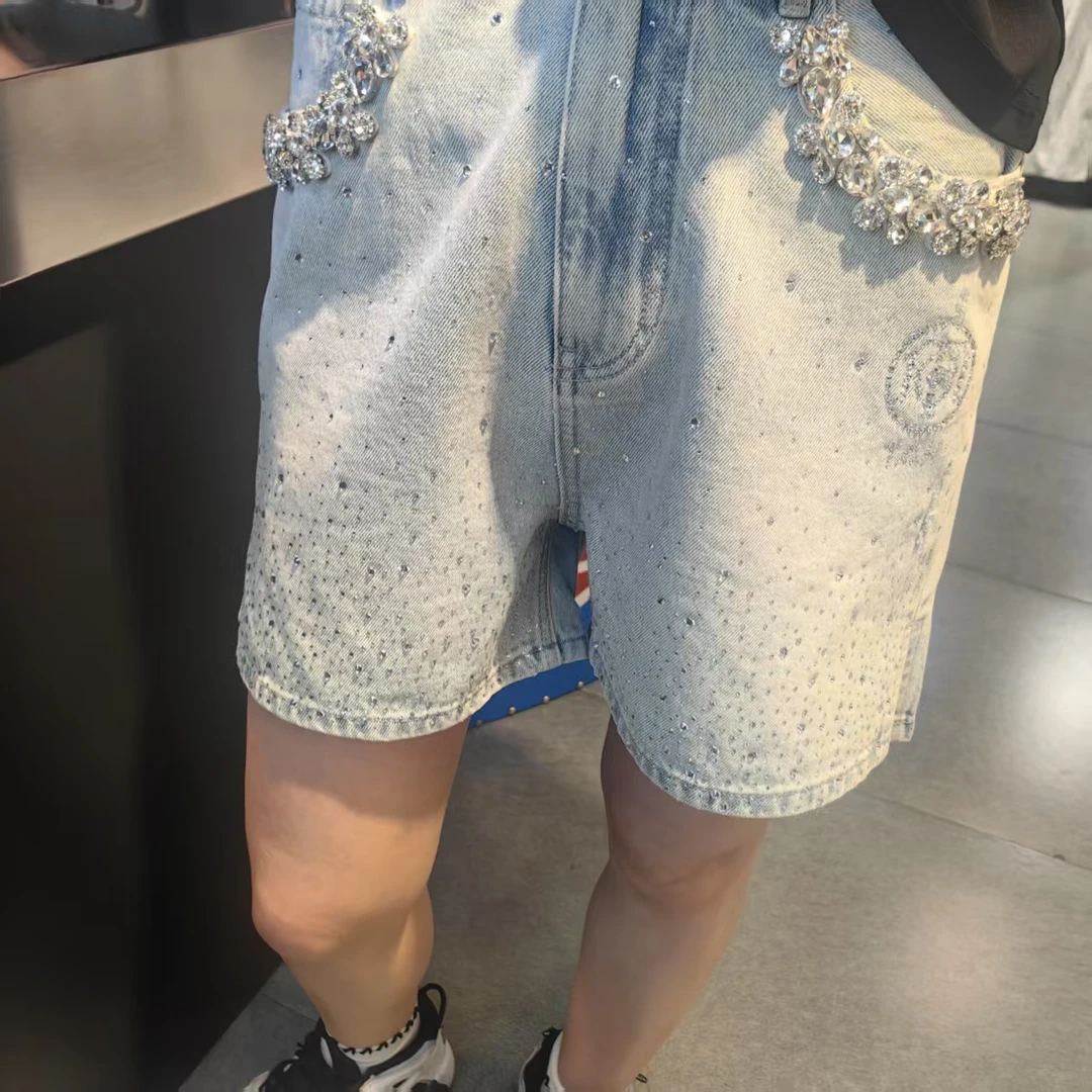 TCH女士烫钻牛仔短裤时尚休闲款T75B218005