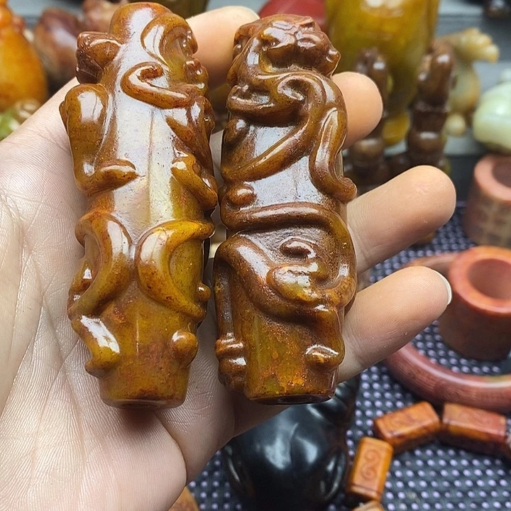 未镶嵌蛇纹石玉颈饰涅****鳯