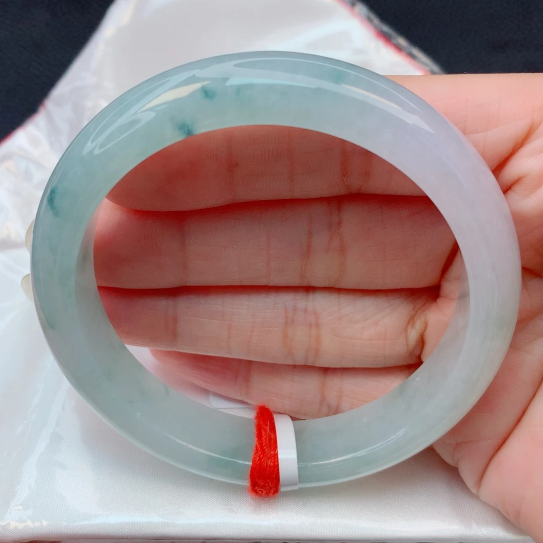 翡翠未镶嵌手镯57.8圈 冰绿底飘蓝花完整度高