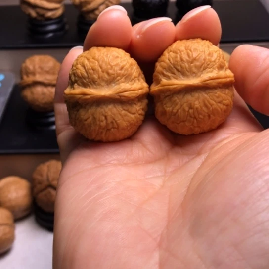 文玩核桃把件芝****兽龟甲纹元宝12