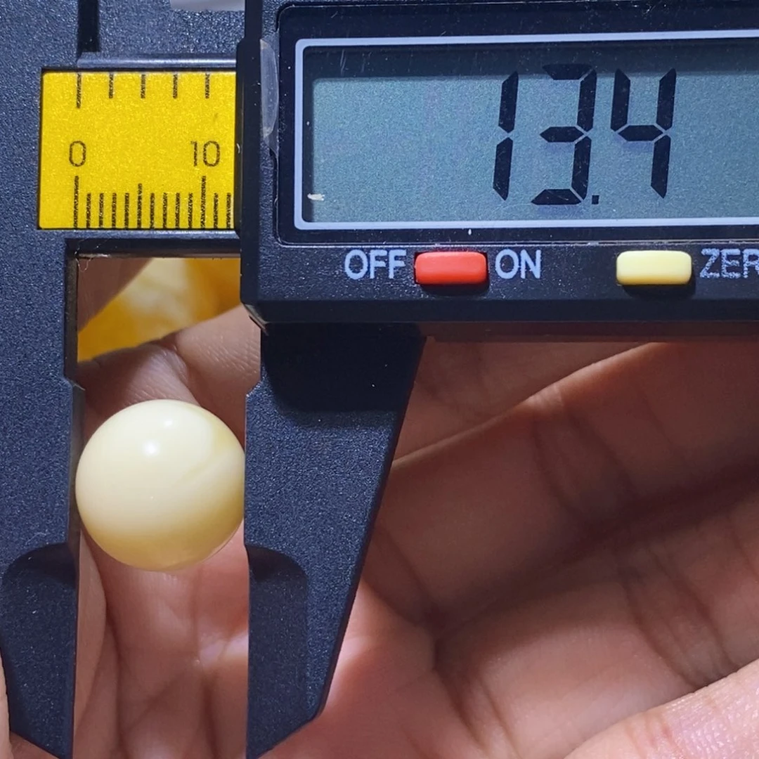 未镶嵌琥珀珠宝奇石