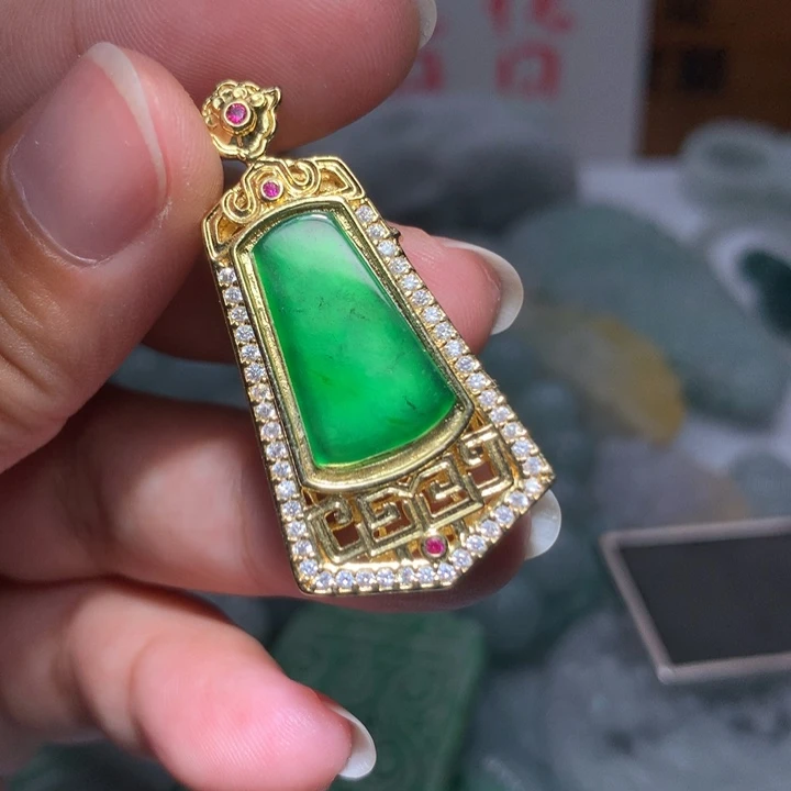 翡翠未镶嵌颈饰保真天然A货翡翠