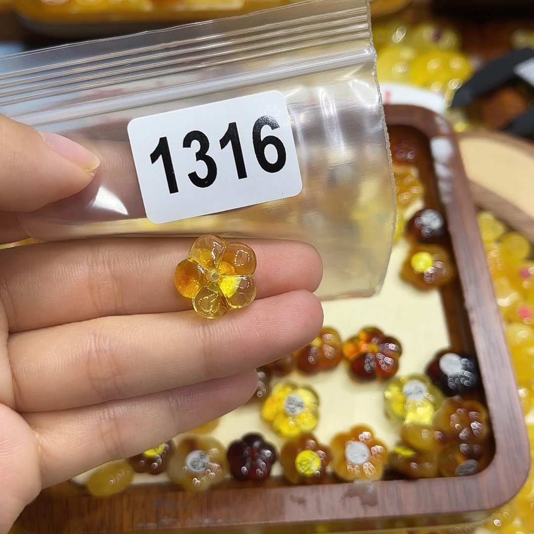 琥珀未镶嵌珠宝奇石