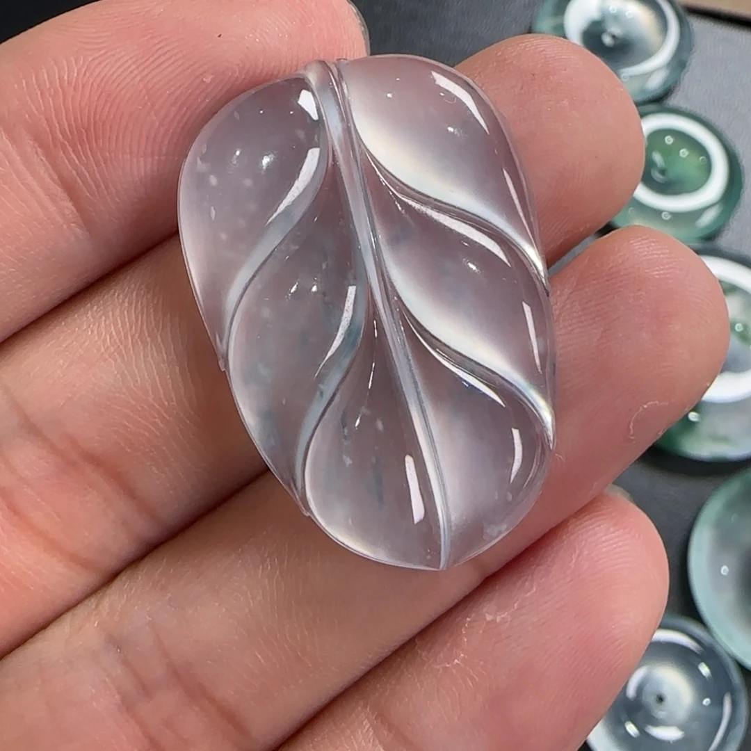 翡翠未镶嵌颈饰