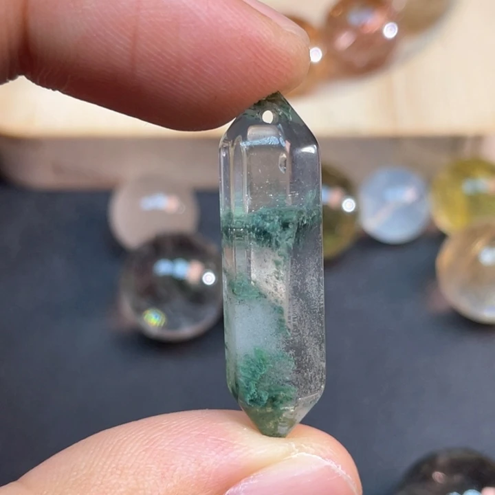 未镶嵌颈饰水晶黑**间