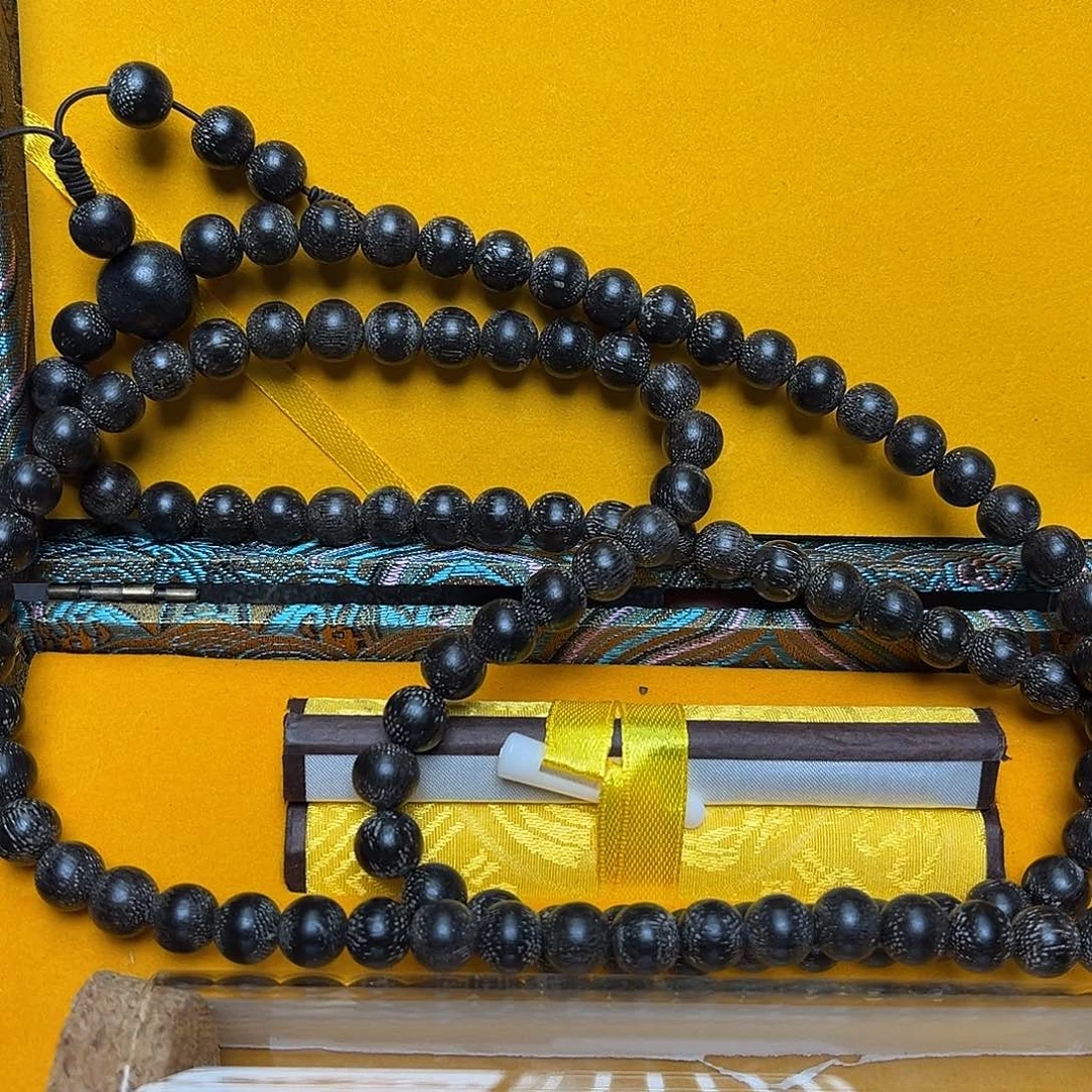 大叶紫檀（黑酸枝木类）