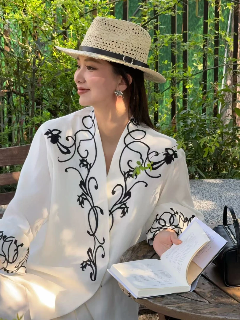 【大眼刘lia】亚麻 老钱慵懒风廓形刺绣衬衫WU43B146
