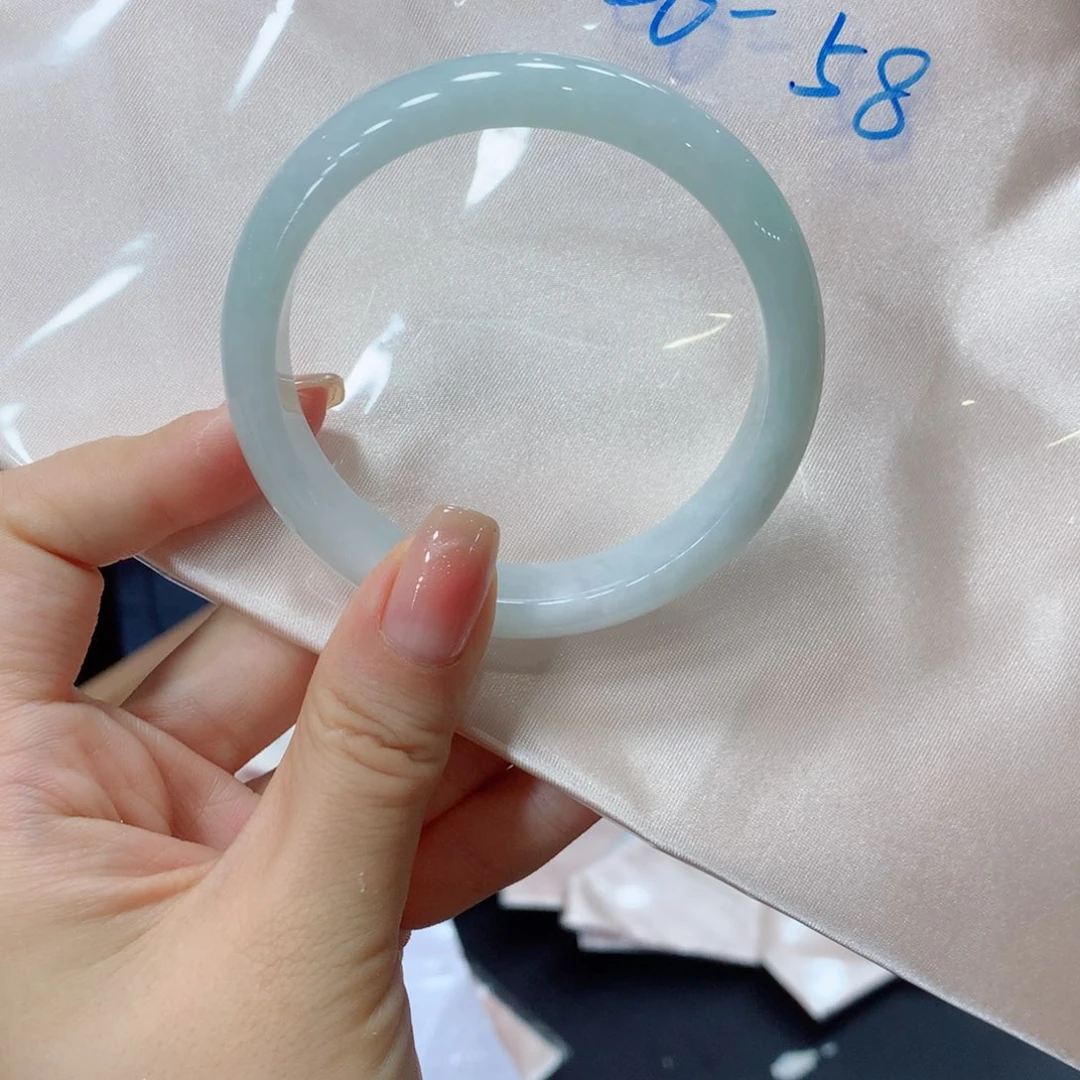 未镶嵌手镯翡翠翡翠